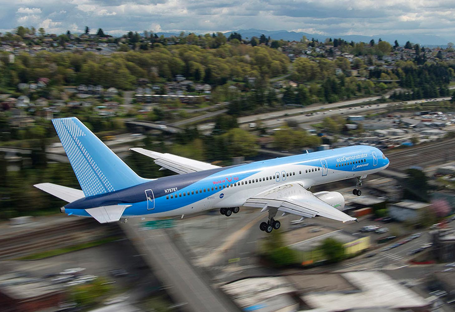 Boeing planes to fly on 100% sustainable aviation fuels by 2030