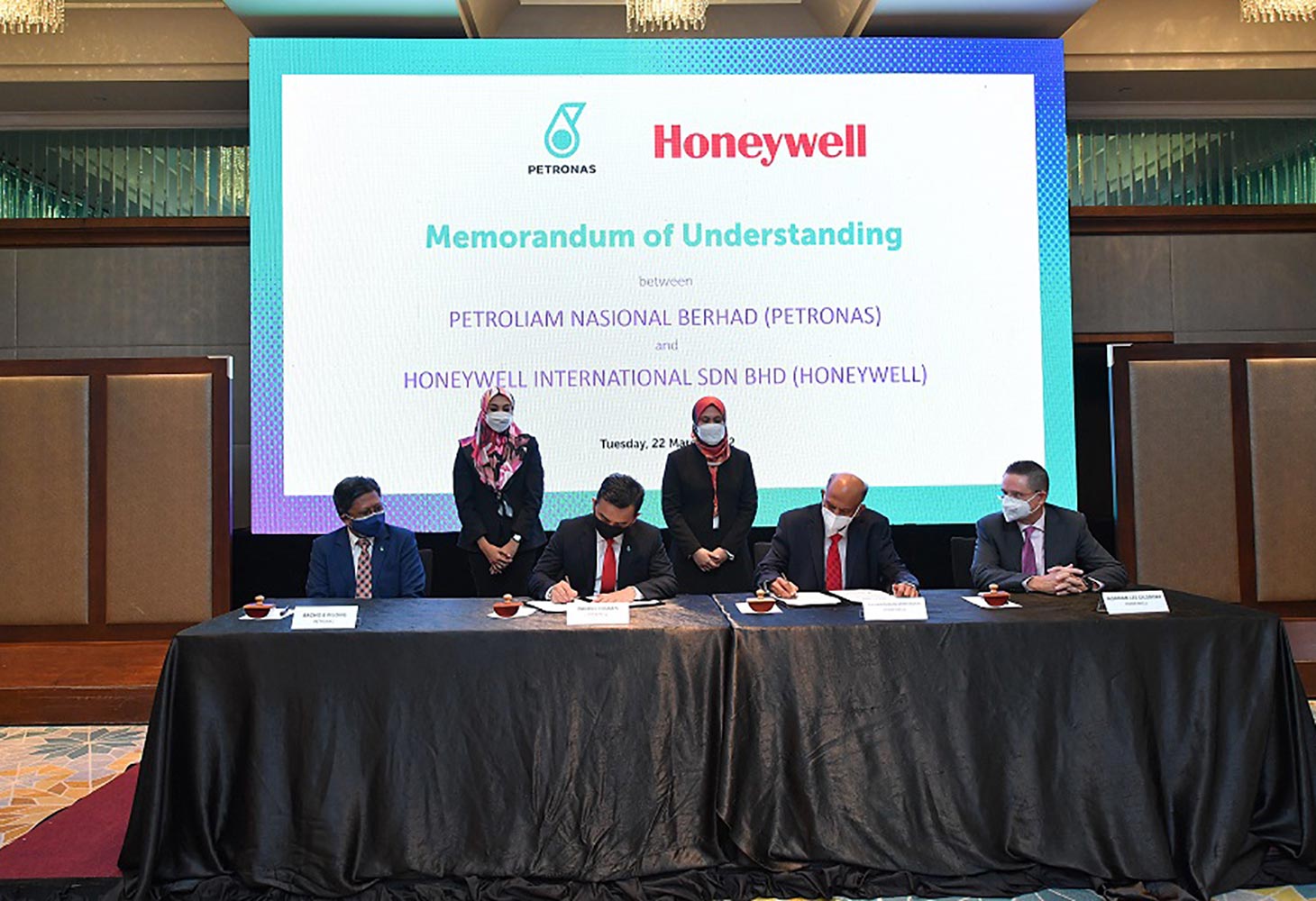 PETRONAS partners with Honeywell on sustainability solutions