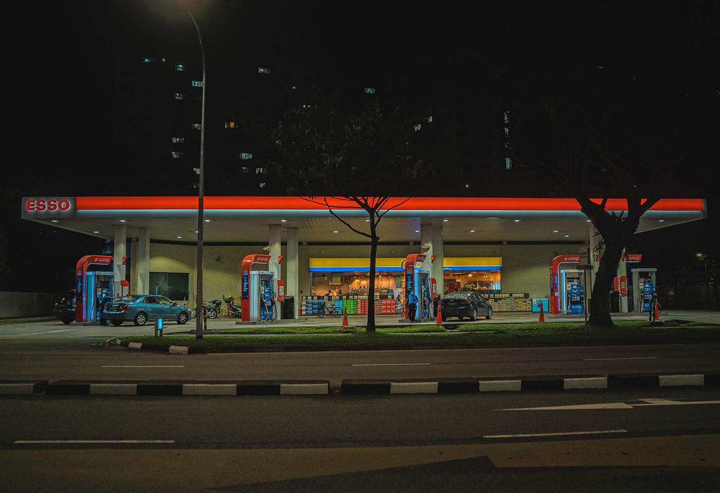 Esso Italiana agrees to sell fuel-related business unit to IP