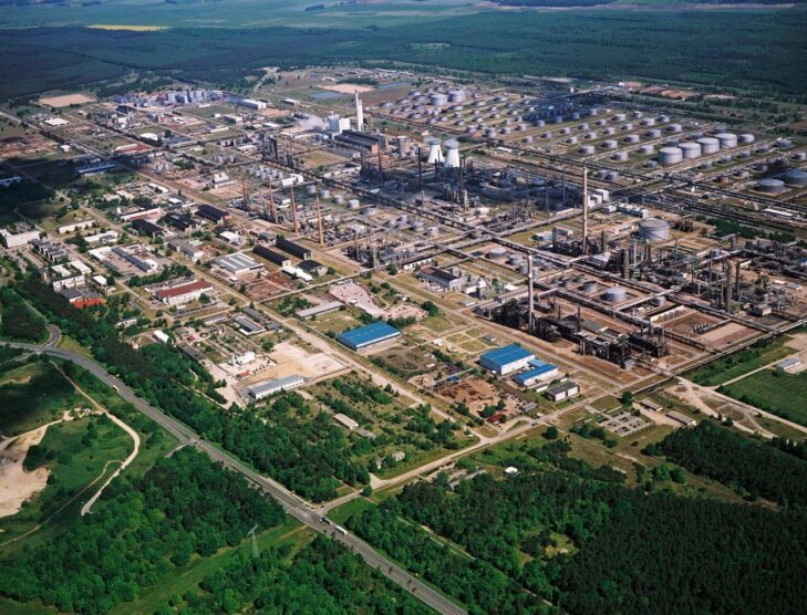 Shell to divest PCK Schwedt Refinery stake to Prax Group