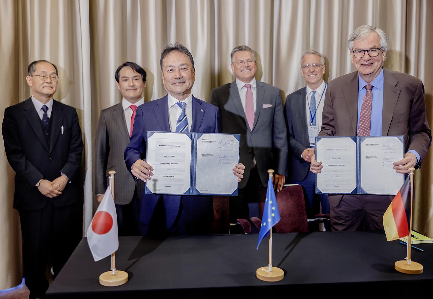 Daimler and Kawasaki partner to optimise liquid hydrogen supply chain