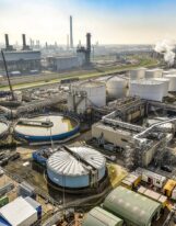 Shell pauses European biofuels facility construction for review