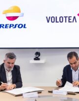 Repsol and Volotea sign deal for sustainable aviation fuel supply