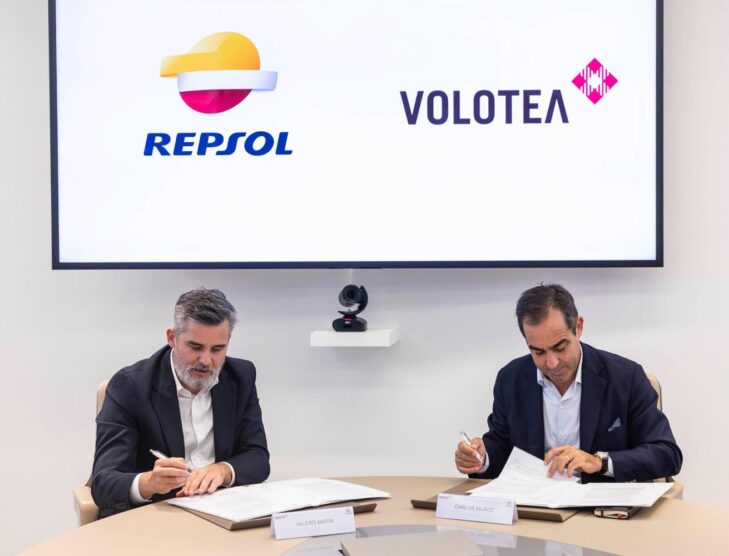 Repsol and Volotea sign deal for sustainable aviation fuel supply