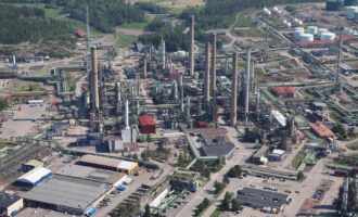 Neste drops plan to invest in renewable hydrogen electrolyser in Porvoo Refinery